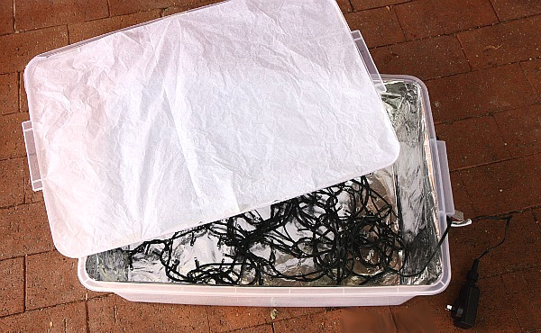 Svetovoj-stol-svoimi-rukami-iz-kontejnera